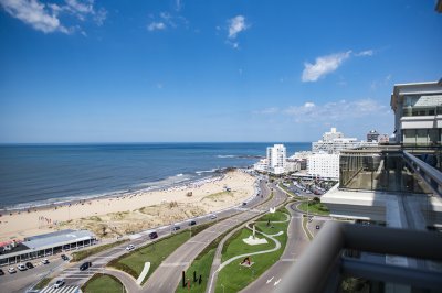 Apartamento ID.2980 - Hermoso Pent-house en torre Imperiale ,venta en zona de la Brava.