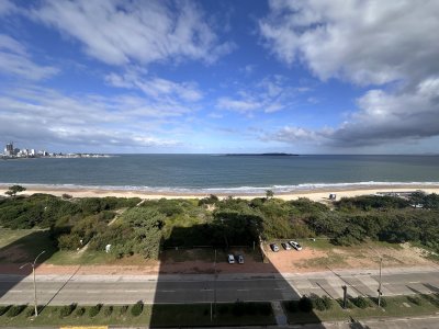 Apartamento ID.2953 - MANSA VENTA Tamanaco de 2 dormitorios RECICLADO, Punta del Este
