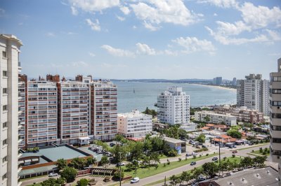 Apartamento ID.2980 - Hermoso Pent-house en torre Imperiale ,venta en zona de la Brava.