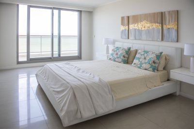 Apartamento ID.2980 - Hermoso Pent-house en torre Imperiale ,venta en zona de la Brava.