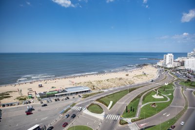 Apartamento ID.2980 - Hermoso Pent-house en torre Imperiale ,venta en zona de la Brava.