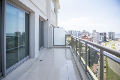 Apartamento ID.2980 - Hermoso Pent-house en torre Imperiale ,venta en zona de la Brava.