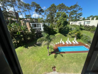 Apartamento ID.2951 - Apartamento en venta 2 dormitorios en Playa Mansa, Punta del Este.
