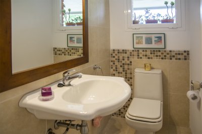 Apartamento ID.1704 - Oportunidad, apartamento en venta en Punta del Este de 3 dormitorios. Terraza con parrillero.
