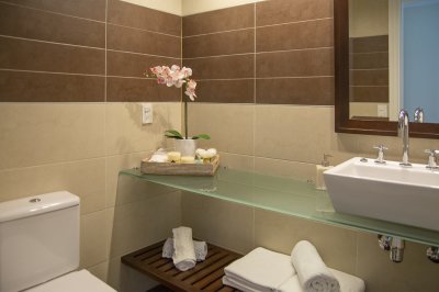 Apartamento ID.2038 - Vende apartamento de 3 dormitorios en Torre Imperiale I, Frente al mar, Punta del Este 