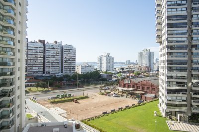 Apartamento ID.2038 - Vende apartamento de 3 dormitorios en Torre Imperiale I, Frente al mar, Punta del Este 