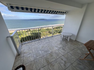 Apartamento ID.2953 - MANSA VENTA Tamanaco de 2 dormitorios RECICLADO, Punta del Este