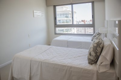 Apartamento ID.2980 - Hermoso Pent-house en torre Imperiale ,venta en zona de la Brava.