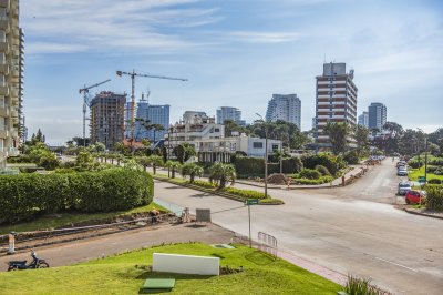 Apartamento ID.2965 - Vende departamento de 3 dormitorios en Ocean Tower, Punta del Este 