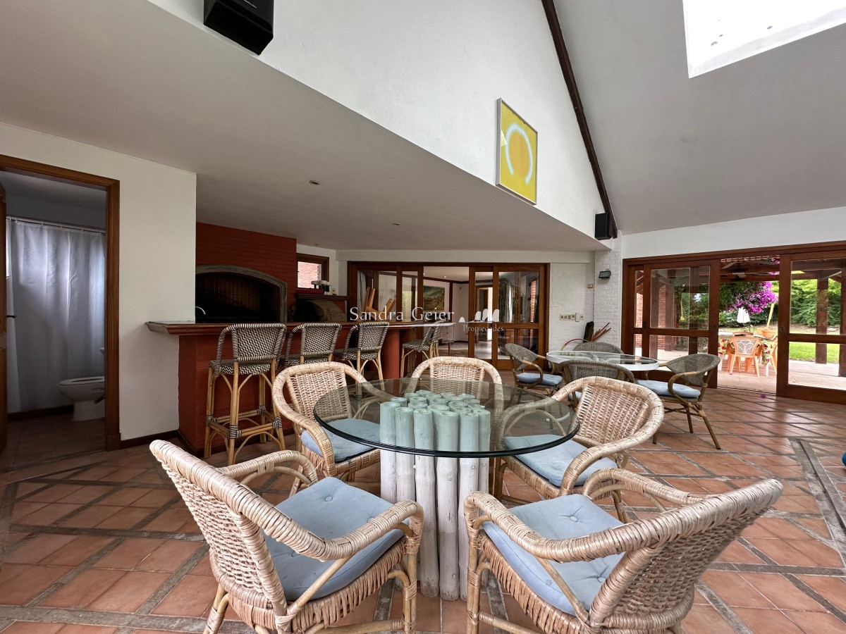 Casa ID.2470 - Propiedad exclusiva ubicada en Golf, Punta del este 