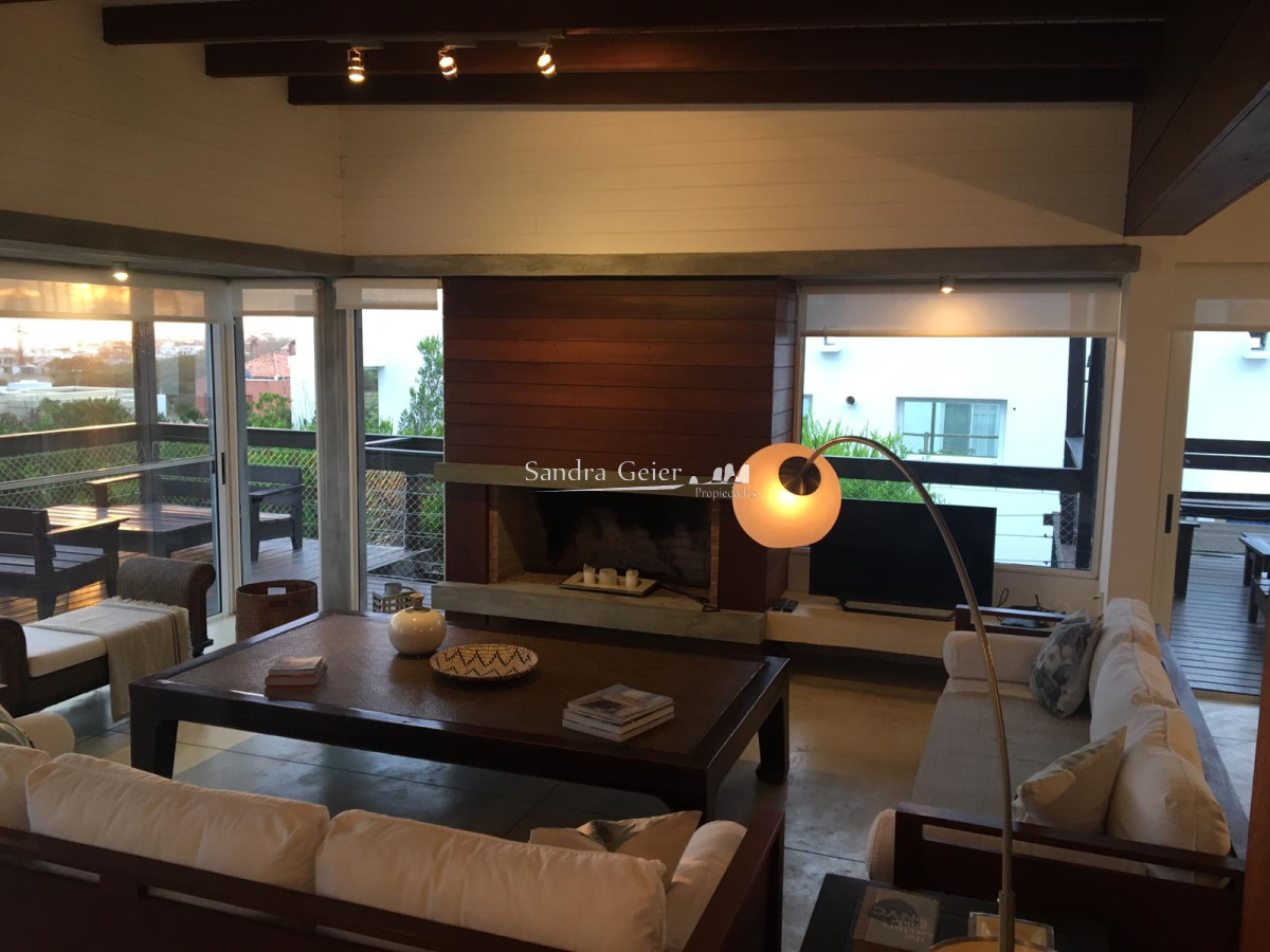 Casa ID.3026 - Casa en venta estilo minimalista a 300 mts del mar, El chorro.