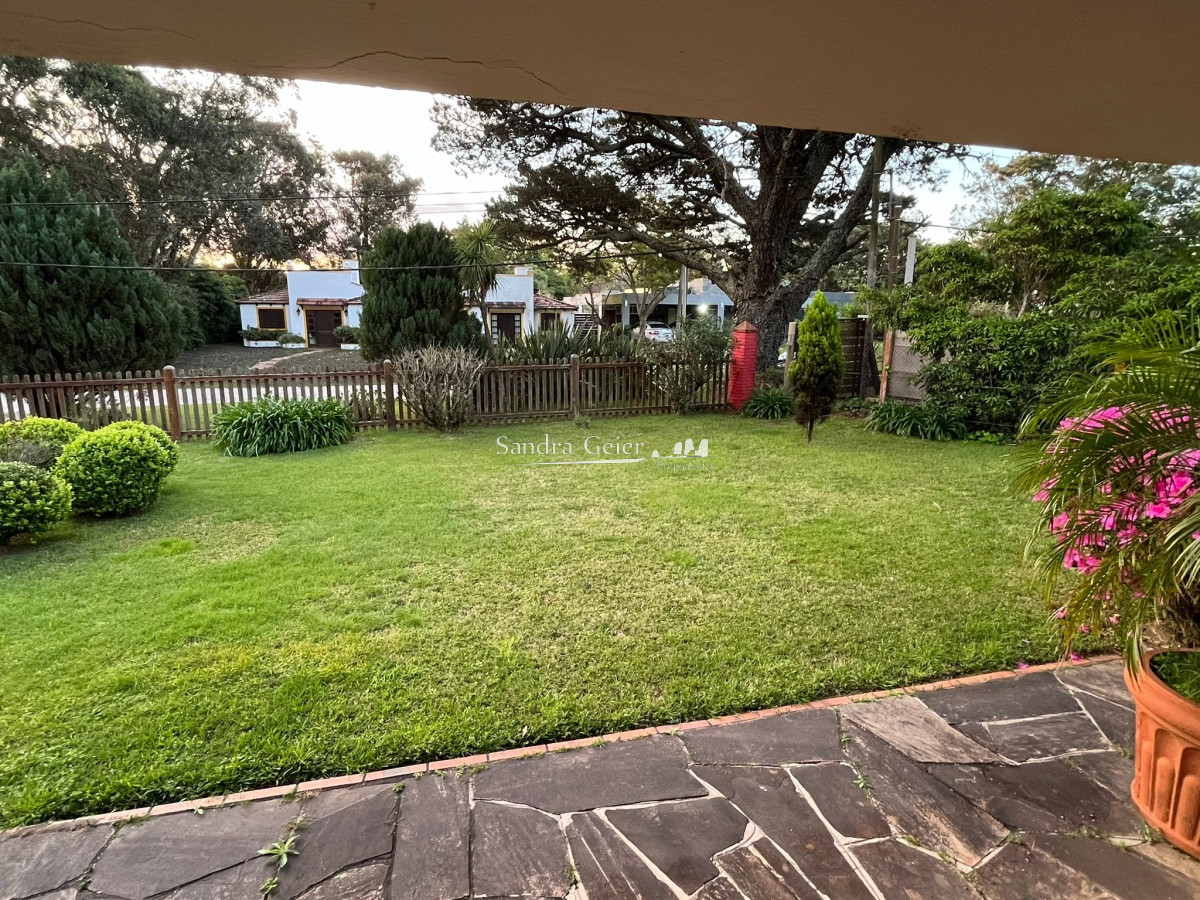 Casa ID.2740 - Vende casa de 3 dormitorios en Pinares, Punta del Este 