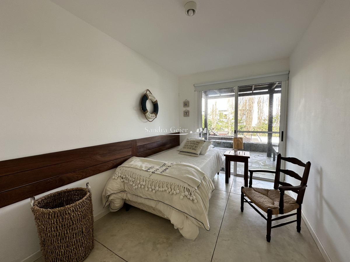 Casa ID.3026 - Casa en venta estilo minimalista a 300 mts del mar, El chorro.