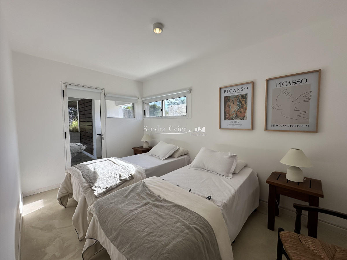 Casa ID.3026 - Casa en venta estilo minimalista a 300 mts del mar, El chorro.