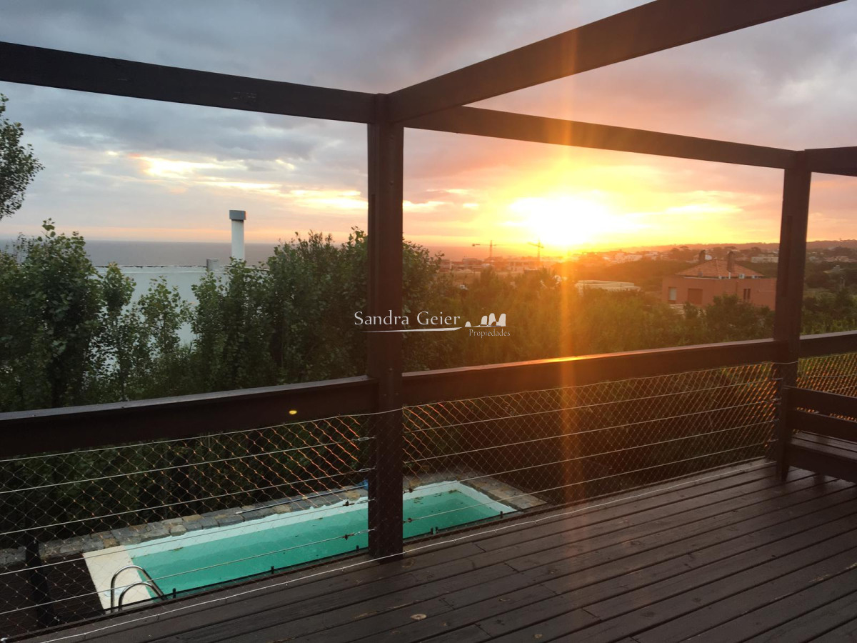 Casa ID.3026 - Casa en venta estilo minimalista a 300 mts del mar, El chorro.
