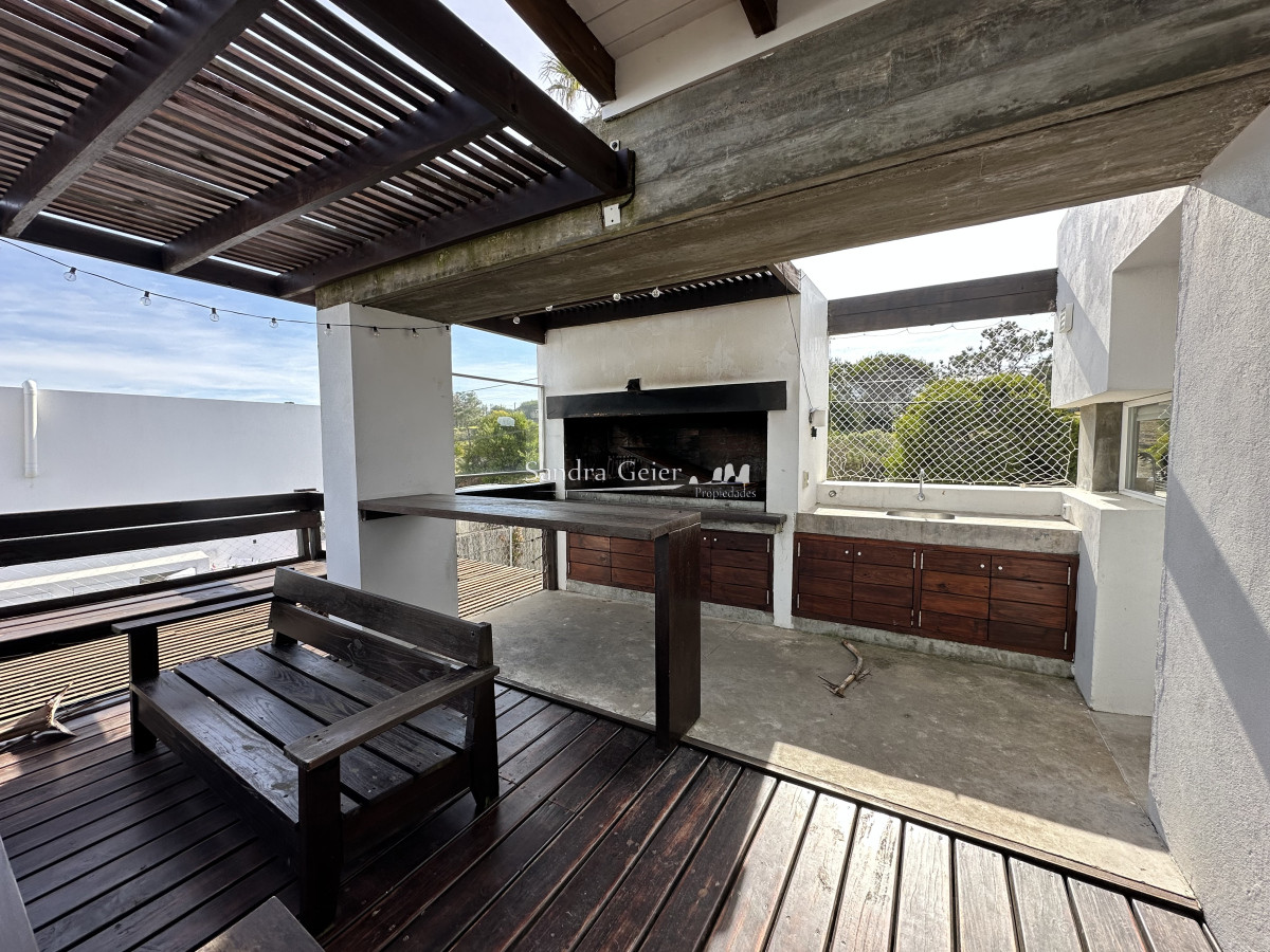 Casa ID.3026 - Casa en venta estilo minimalista a 300 mts del mar, El chorro.