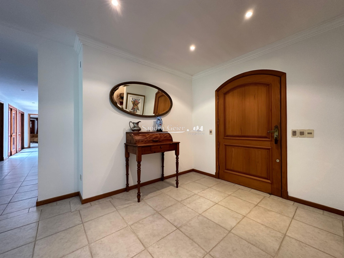 Casa ID.2470 - Propiedad exclusiva ubicada en Golf, Punta del este 