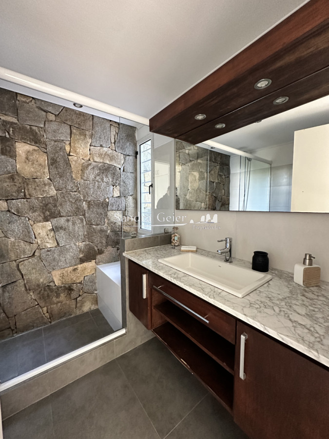 Casa ID.3026 - Casa en venta estilo minimalista a 300 mts del mar, El chorro.
