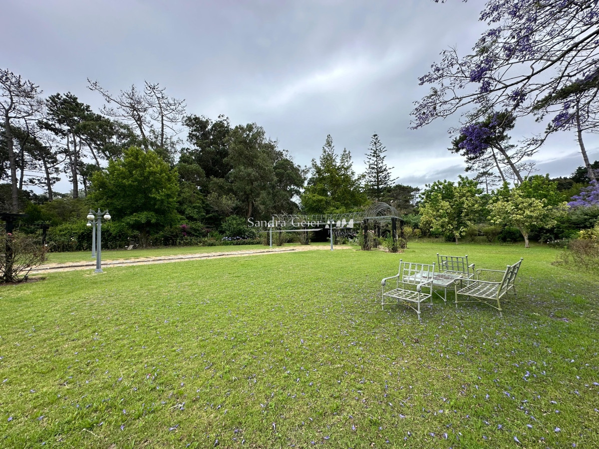 Casa ID.2470 - Propiedad exclusiva ubicada en Golf, Punta del este 