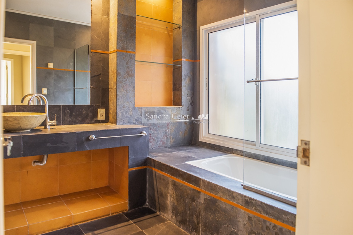 Casa ID.2654 - Casa en Venta de 4 dormitorios en San Rafael , Punta del este 