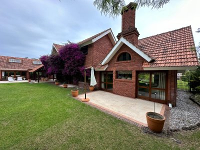 Casa ID.2470 - Propiedad exclusiva ubicada en Golf, Punta del este 