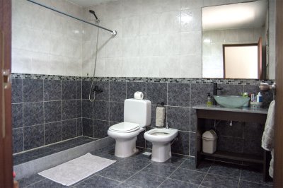 Casa ID.3523 - Excelente chalet de 5 dormitorios en venta a pasos de Playa Mansa Punta del Este