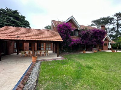 Casa ID.2470 - Propiedad exclusiva ubicada en Golf, Punta del este 