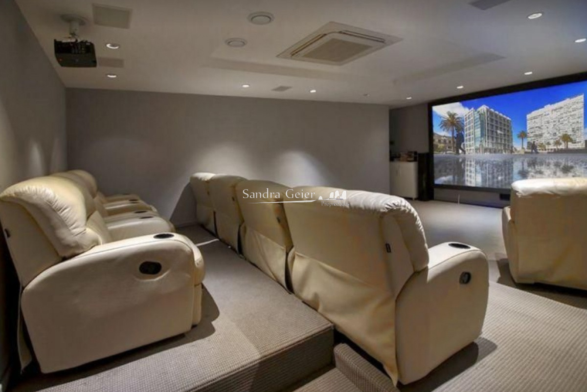 Apartamento ID.3445 - Departamento de 2 suites + depedencia en venta Frente al mar.