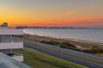 Apartamento ID.3445 - Departamento de 2 suites + depedencia en venta Frente al mar.