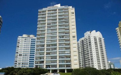 Apartamento ID.2965 - Vende departamento de 3 dormitorios en Ocean Tower, Punta del Este 