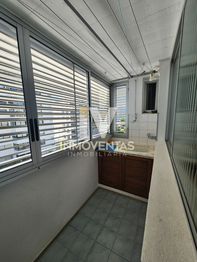 Apartamento ID.4527 - Vende espectacular apartamento con vista al mar de 3 dormitorios en Mansa Punta del Este.