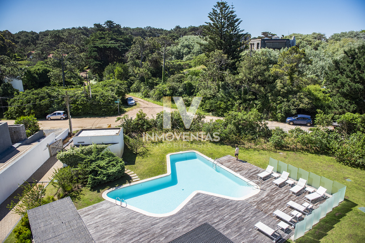 Apartamento ID.4186 - Penthouse frente al mar en venta en Blue Bird, 3 dormitorios en suite. Punta del este