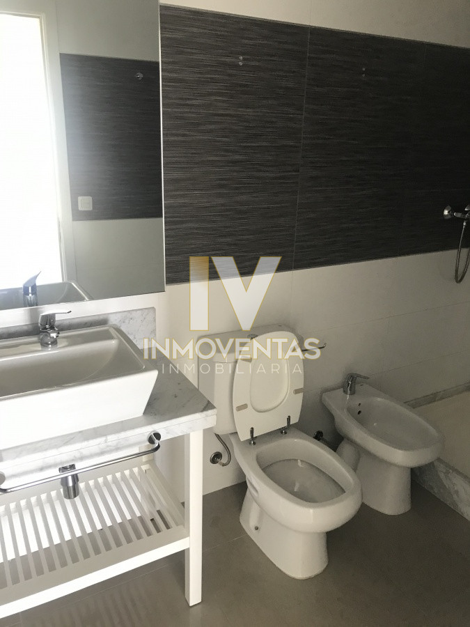 Apartamento ID.4700 - Apartamento en Torre One II. Al frente. unidad de 1 dormitorio en Punta del Este 