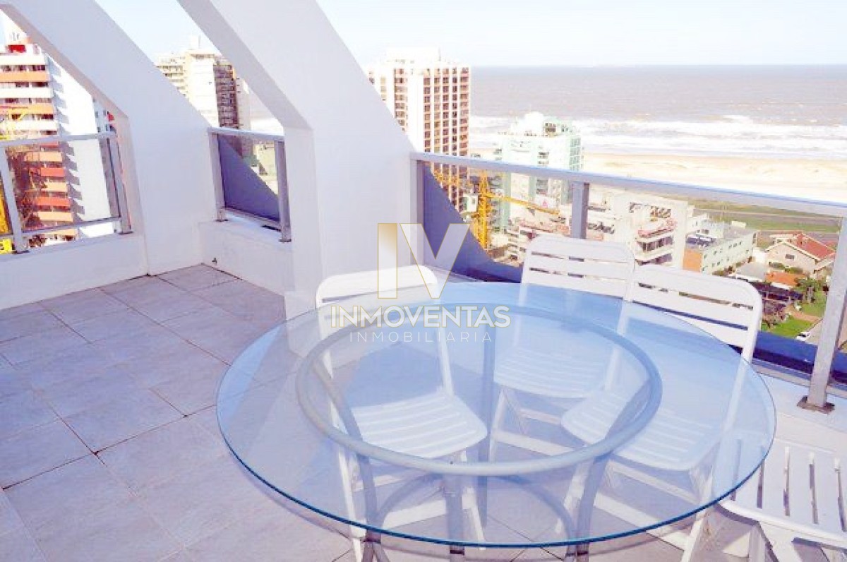 Apartamento ID.4277 - Vende Penthouse con hermosa vista en Aidy Grill- Punta del Este, de 4 dormitorios + dep de servicio.