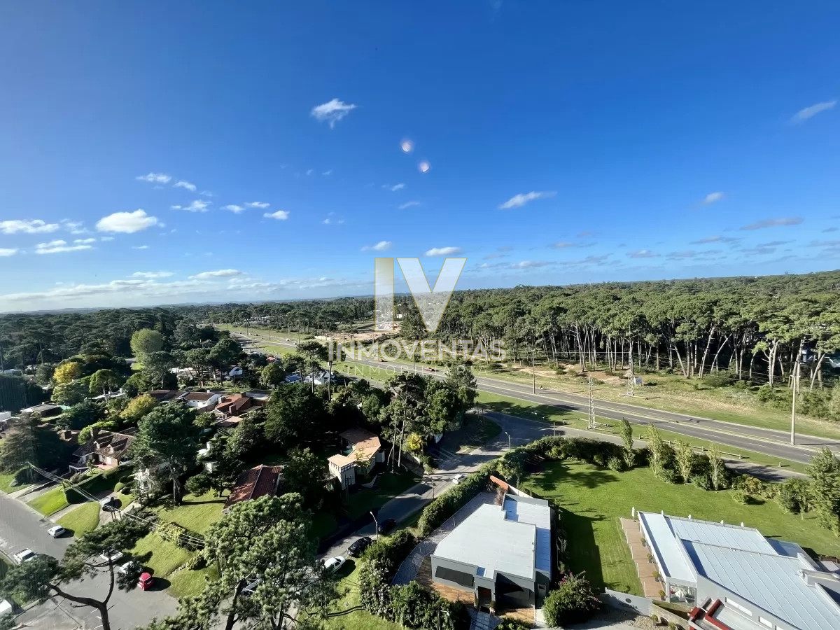 Apartamento ID.4743 - Apartamento en Venta de 3 dormitorios en Playa Brava , Punta del este 