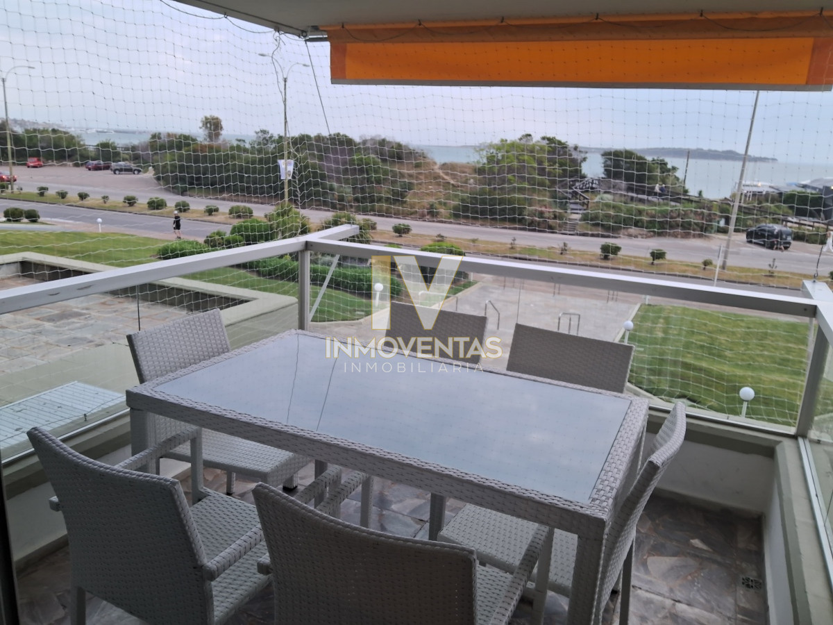 Apartamento ID.4522 - Hermoso Departamento de 3 dormitorios en venta frente al mar. 