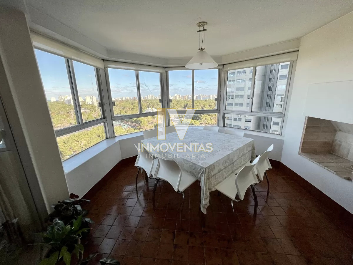 Apartamento ID.4743 - Apartamento en Venta de 3 dormitorios en Playa Brava , Punta del este 