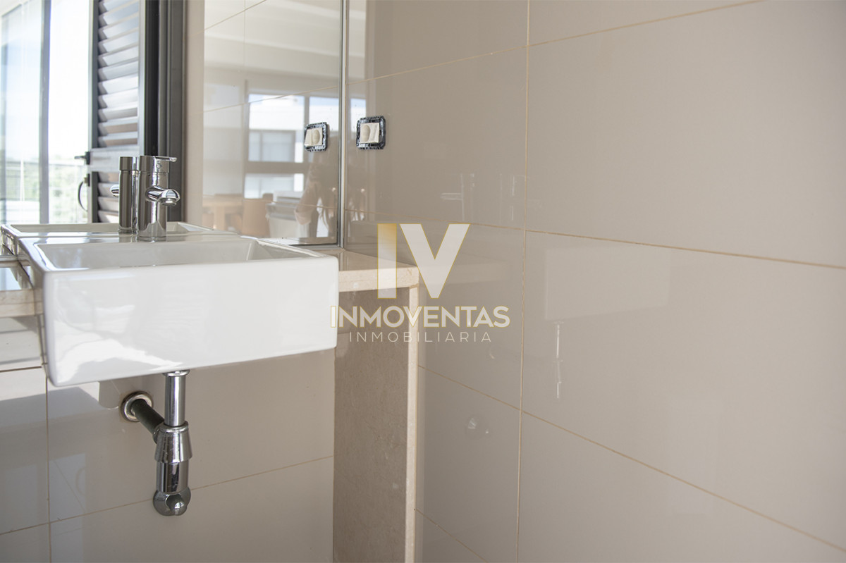 Apartamento ID.4186 - Penthouse frente al mar en venta en Blue Bird, 3 dormitorios en suite. Punta del este