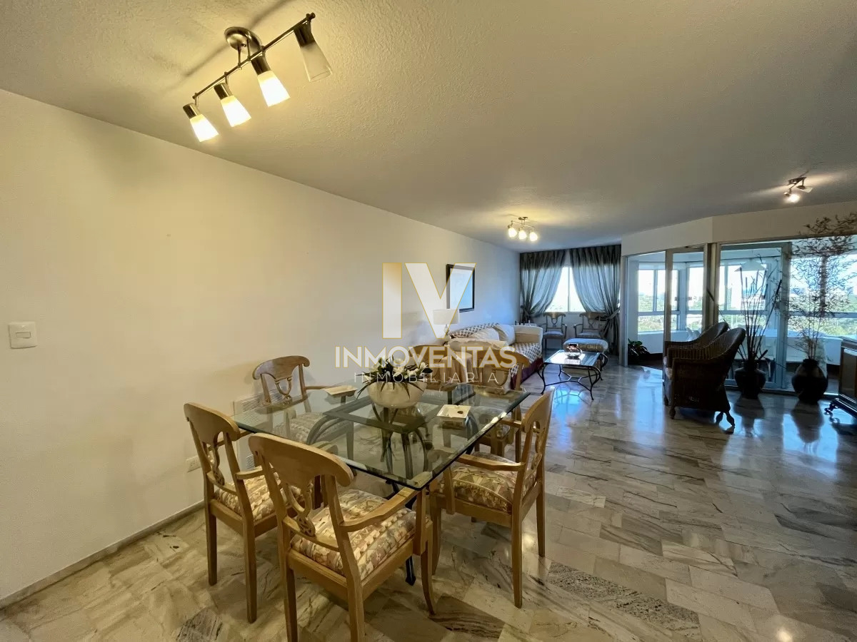 Apartamento ID.4743 - Apartamento en Venta de 3 dormitorios en Playa Brava , Punta del este 