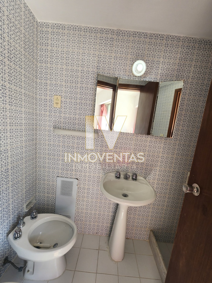 Apartamento ID.4527 - Vende espectacular apartamento con vista al mar de 3 dormitorios en Mansa Punta del Este.