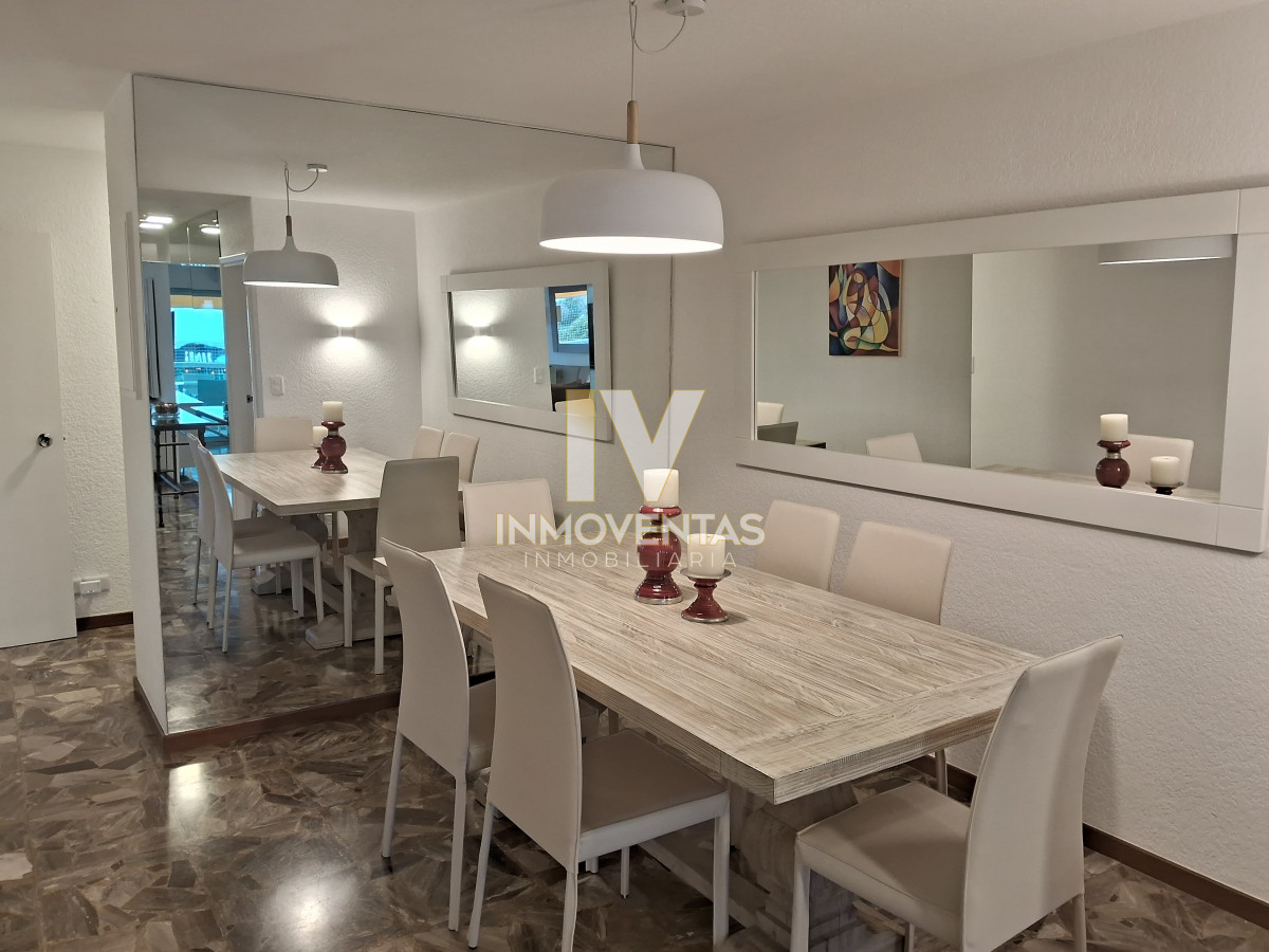 Apartamento ID.4522 - Hermoso Departamento de 3 dormitorios en venta frente al mar. 