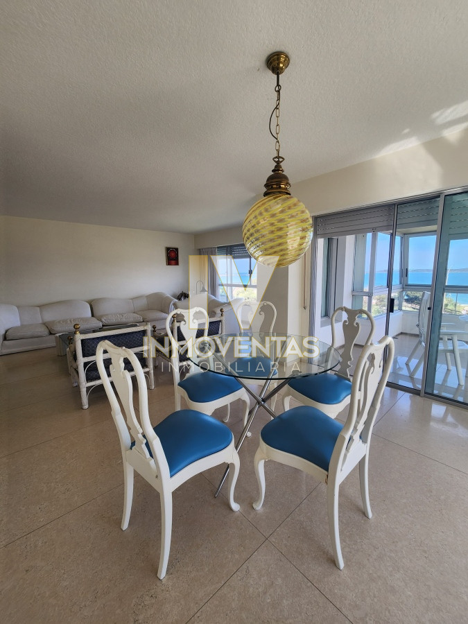 Apartamento ID.4527 - Vende espectacular apartamento con vista al mar de 3 dormitorios en Mansa Punta del Este.
