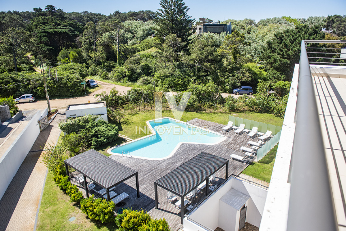 Apartamento ID.4186 - Penthouse frente al mar en venta en Blue Bird, 3 dormitorios en suite. Punta del este