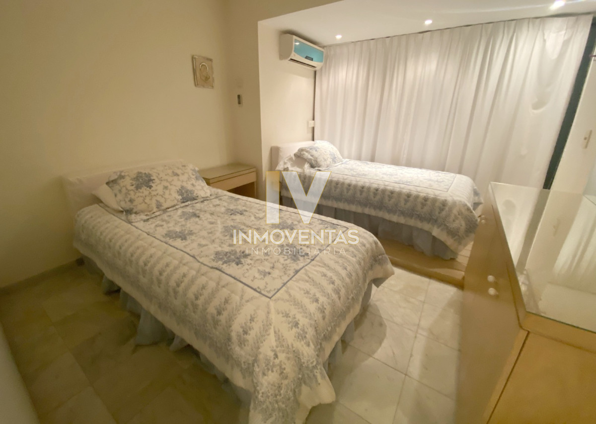 Apartamento ID.4277 - Vende Penthouse con hermosa vista en Aidy Grill- Punta del Este, de 4 dormitorios + dep de servicio.