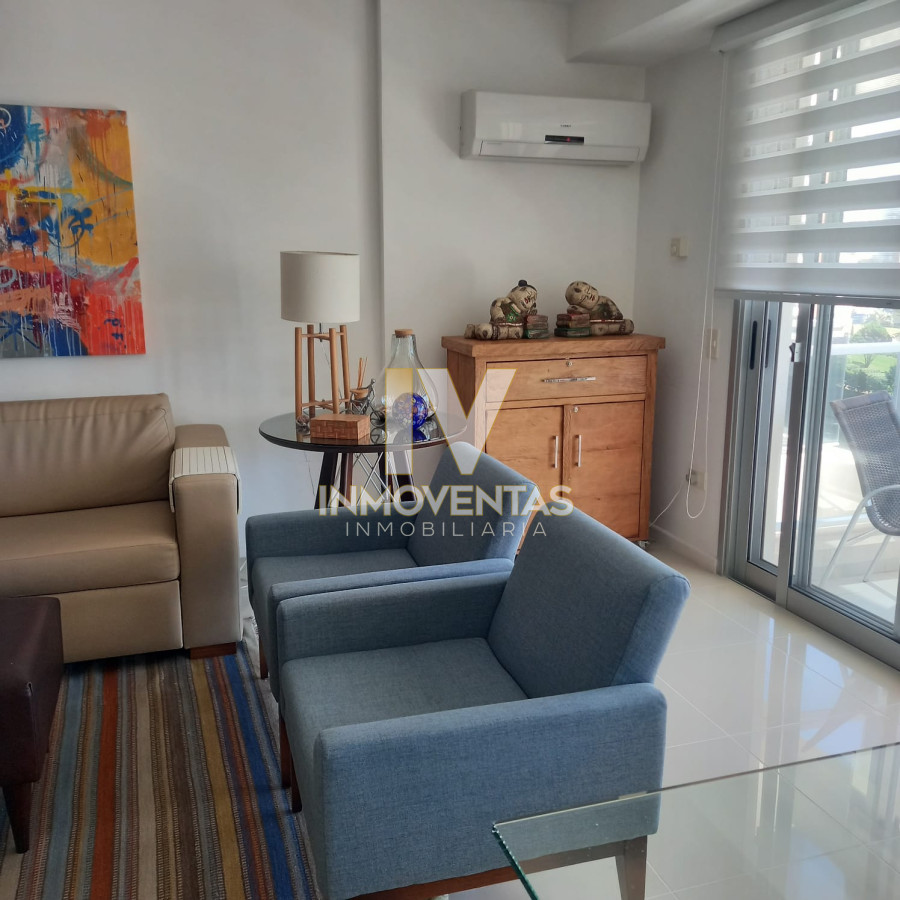 Apartamento ID.4611 - Vende apartamento de 2 dormitorios y medio, Punta del Este 