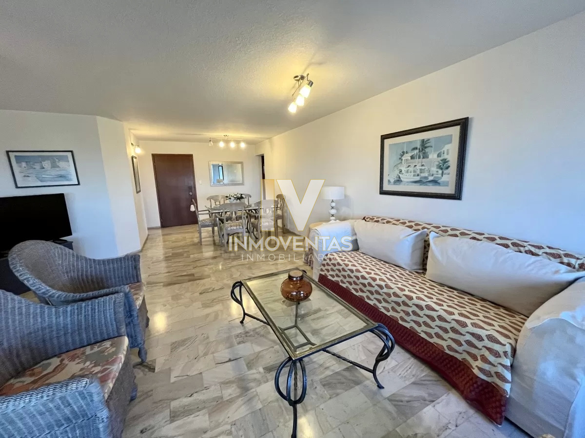 Apartamento ID.4743 - Apartamento en Venta de 3 dormitorios en Playa Brava , Punta del este 