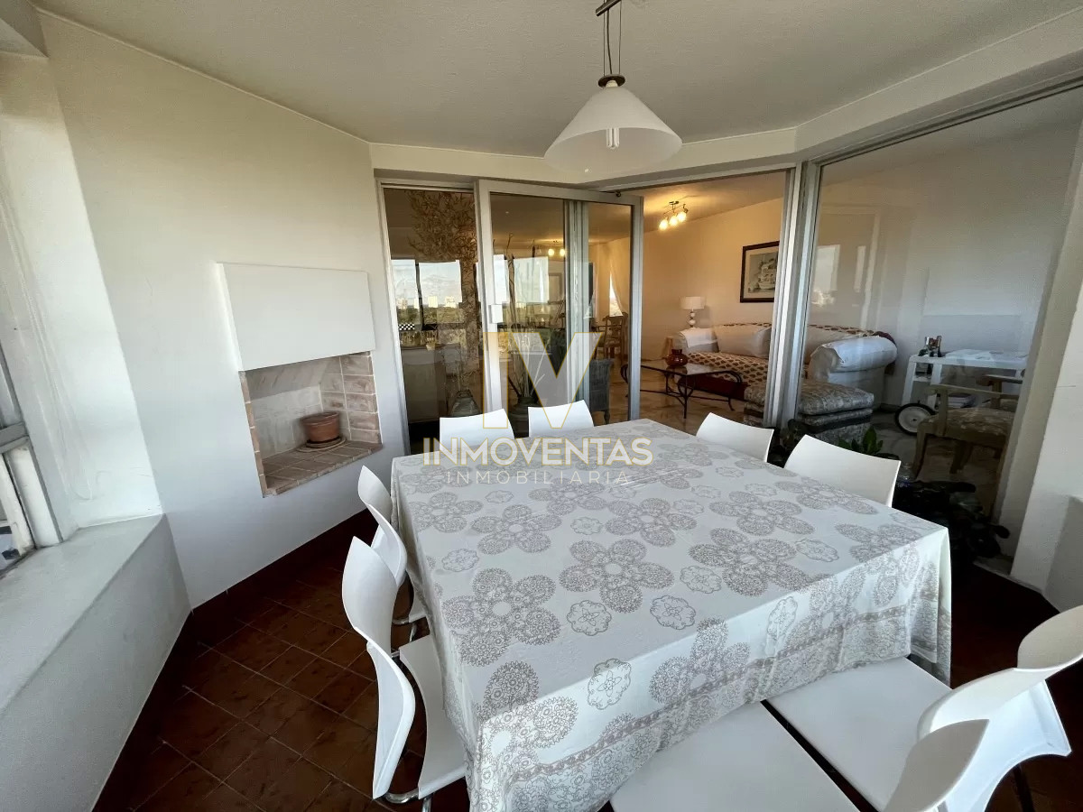 Apartamento ID.4743 - Apartamento en Venta de 3 dormitorios en Playa Brava , Punta del este 