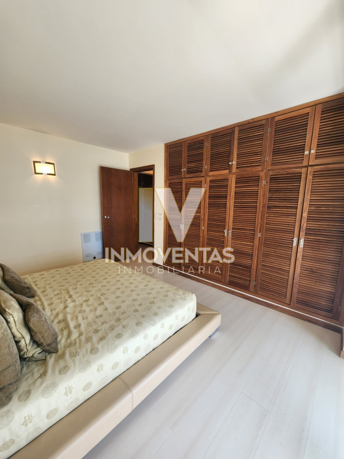Apartamento ID.4527 - Vende espectacular apartamento con vista al mar de 3 dormitorios en Mansa Punta del Este.