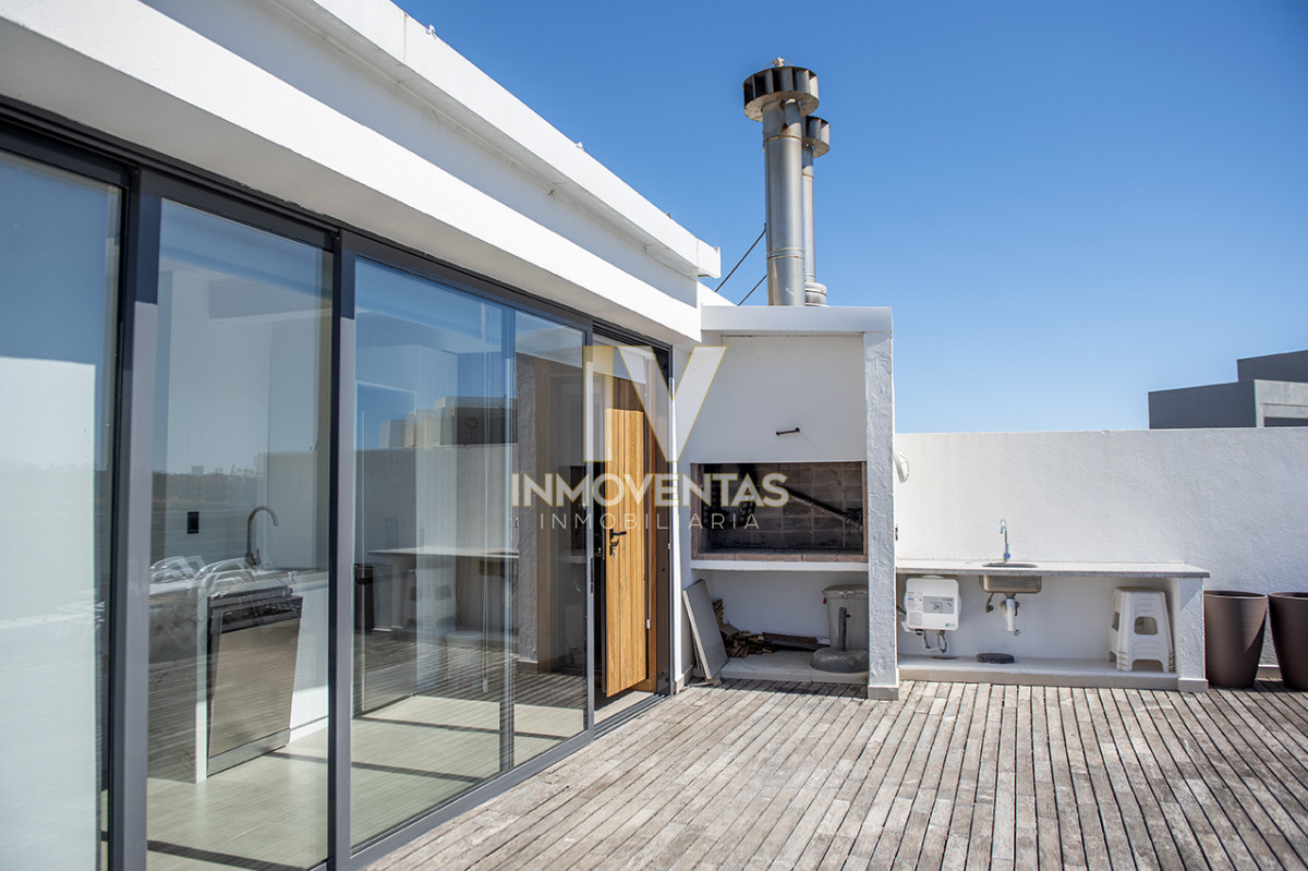 Apartamento ID.4186 - Penthouse frente al mar en venta en Blue Bird, 3 dormitorios en suite. Punta del este