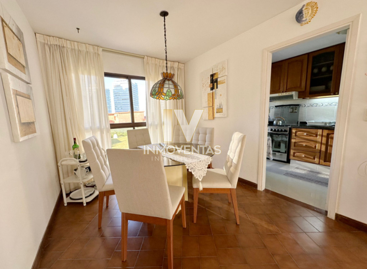 Apartamento ID.4696 - Vende Apartamento frente al mar en Brava, Punta del Este de 2 dormitorios.